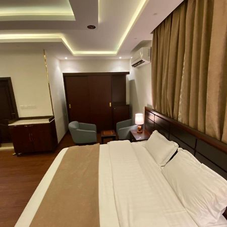 النايفات للوحدات السكنية المفروشة Jidá Exterior foto